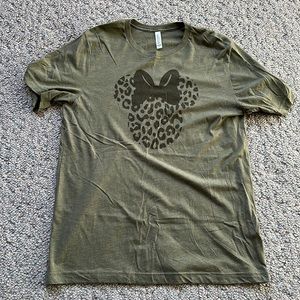 Disney Women’s Leopard Shirt Size Large
